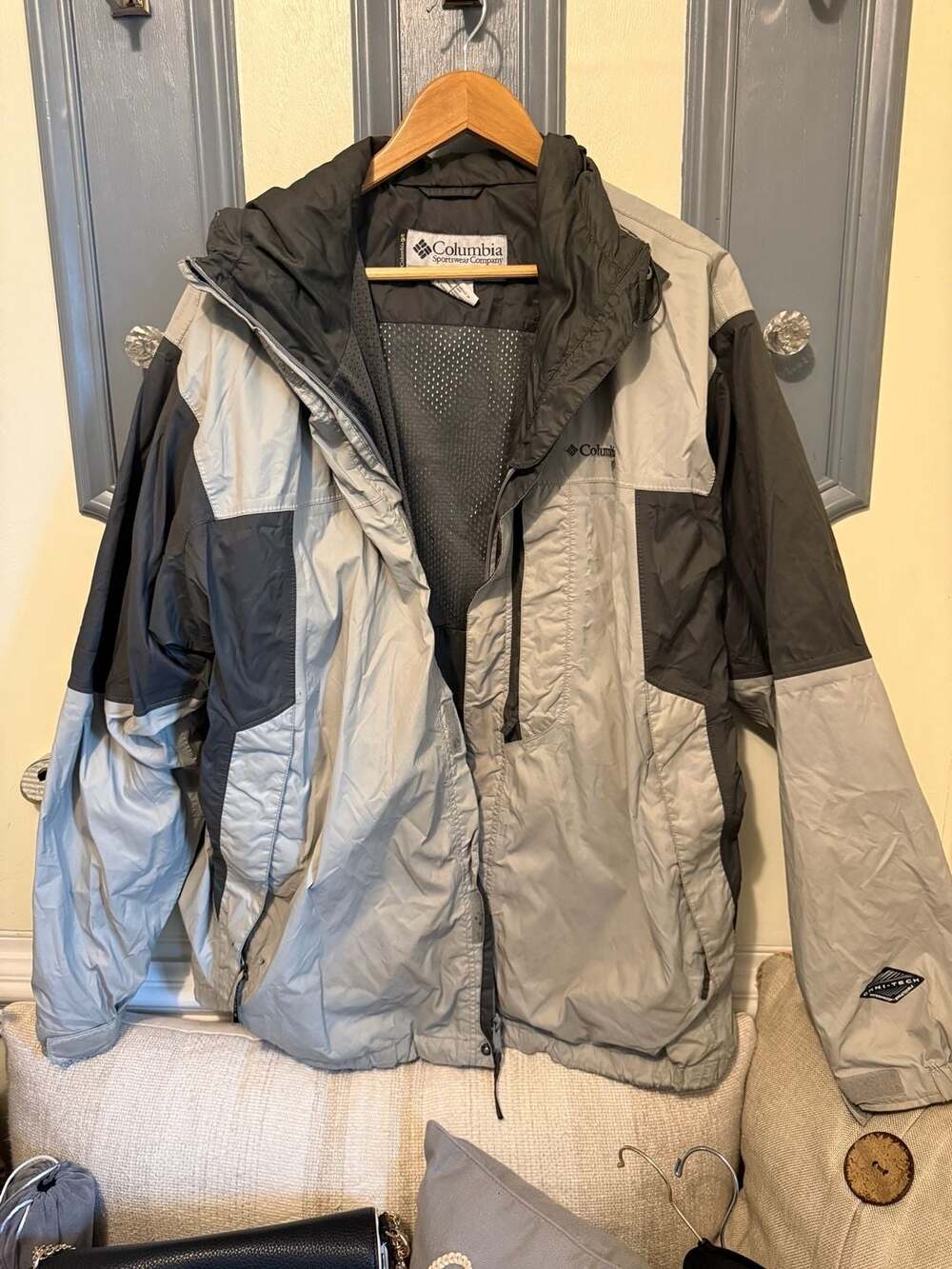 Columbia Omni-Tech Waterproof Breathable Packable Jacket Men's XL Grey Two-Tone